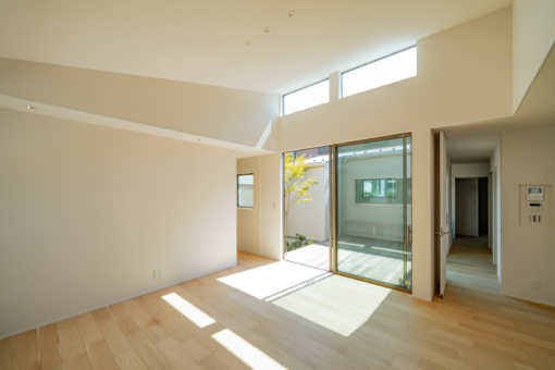 【駅徒歩6分！駅近平屋｜アラ・ラ千葉小倉台】2つのベンチカウンターと、まとまった水回り。くつろぎの居場所と効率の良い家事動線を両立した「PLAN9」の写真を公開しました！のイメージ